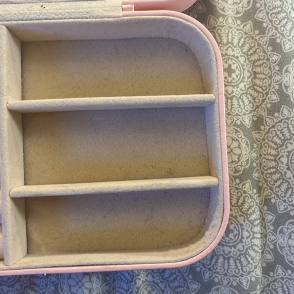 Small Jewlery Organizer - Picture 4 of 6